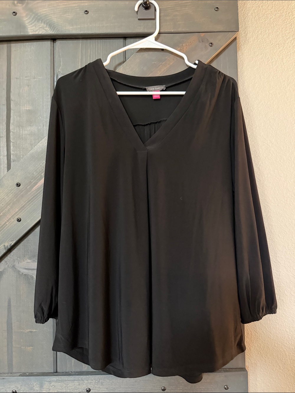 Vince Camuto Black V-Neck Flowing Women's Blouse